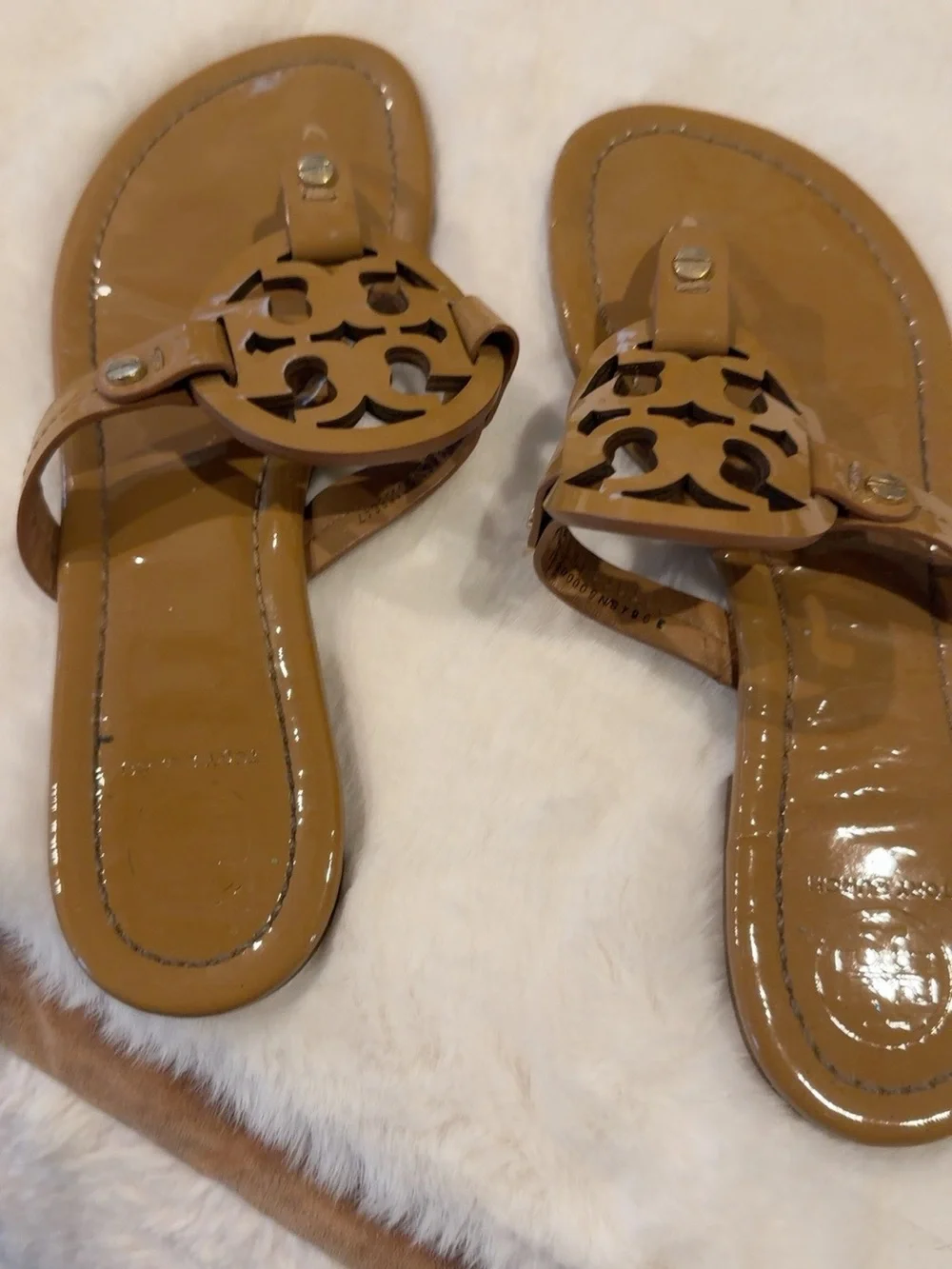 Tory Burch present good